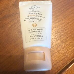 ❤️ 3/$25 Drunk Elephant Umbra Tinte™ Mineral Cream Sunscreen